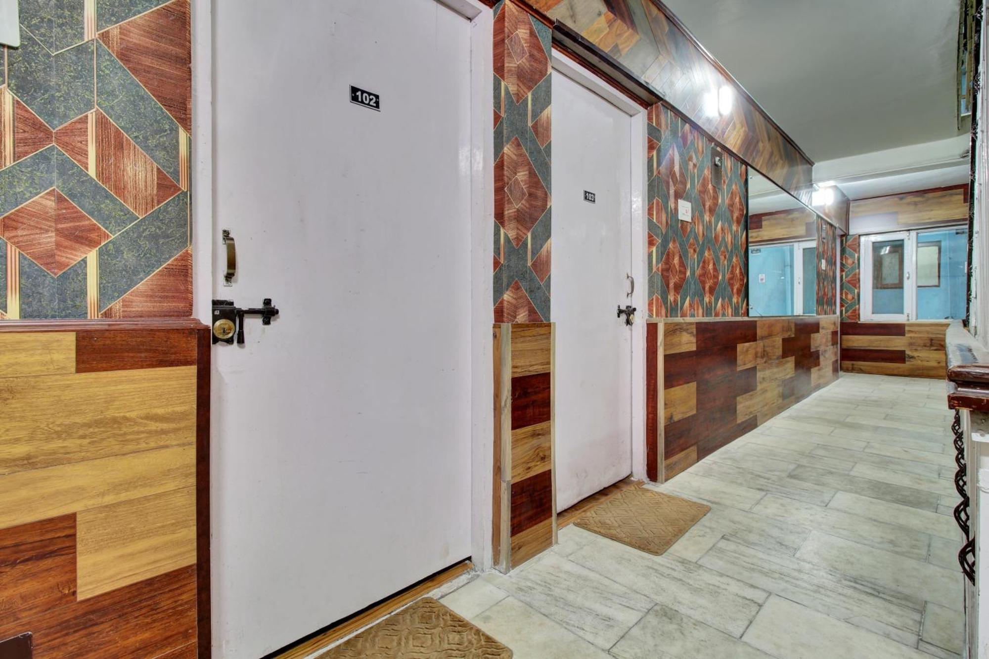 Hotel Ab-i-Hayat Srīnagar Dış mekan fotoğraf