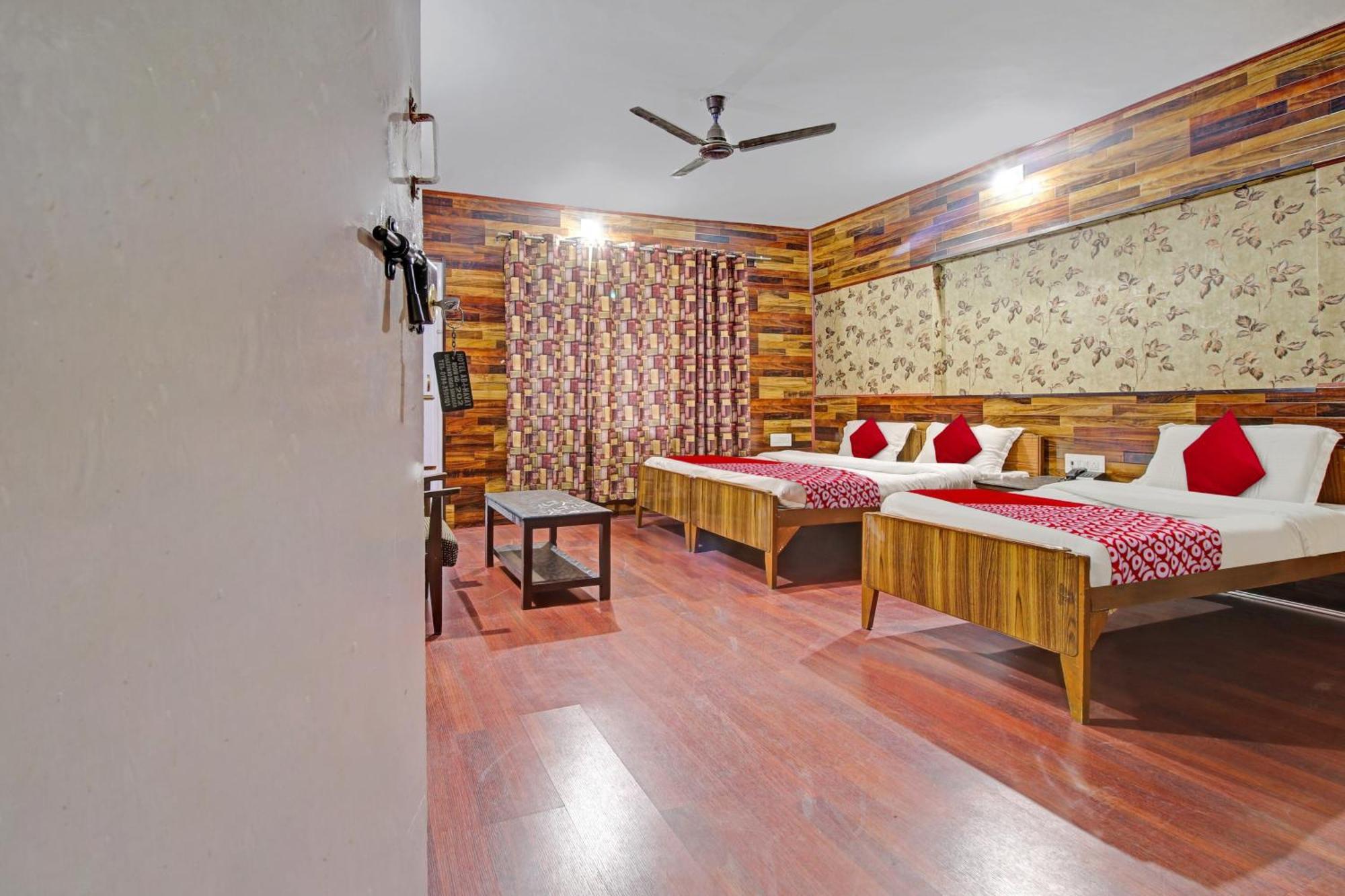 Hotel Ab-i-Hayat Srīnagar Dış mekan fotoğraf