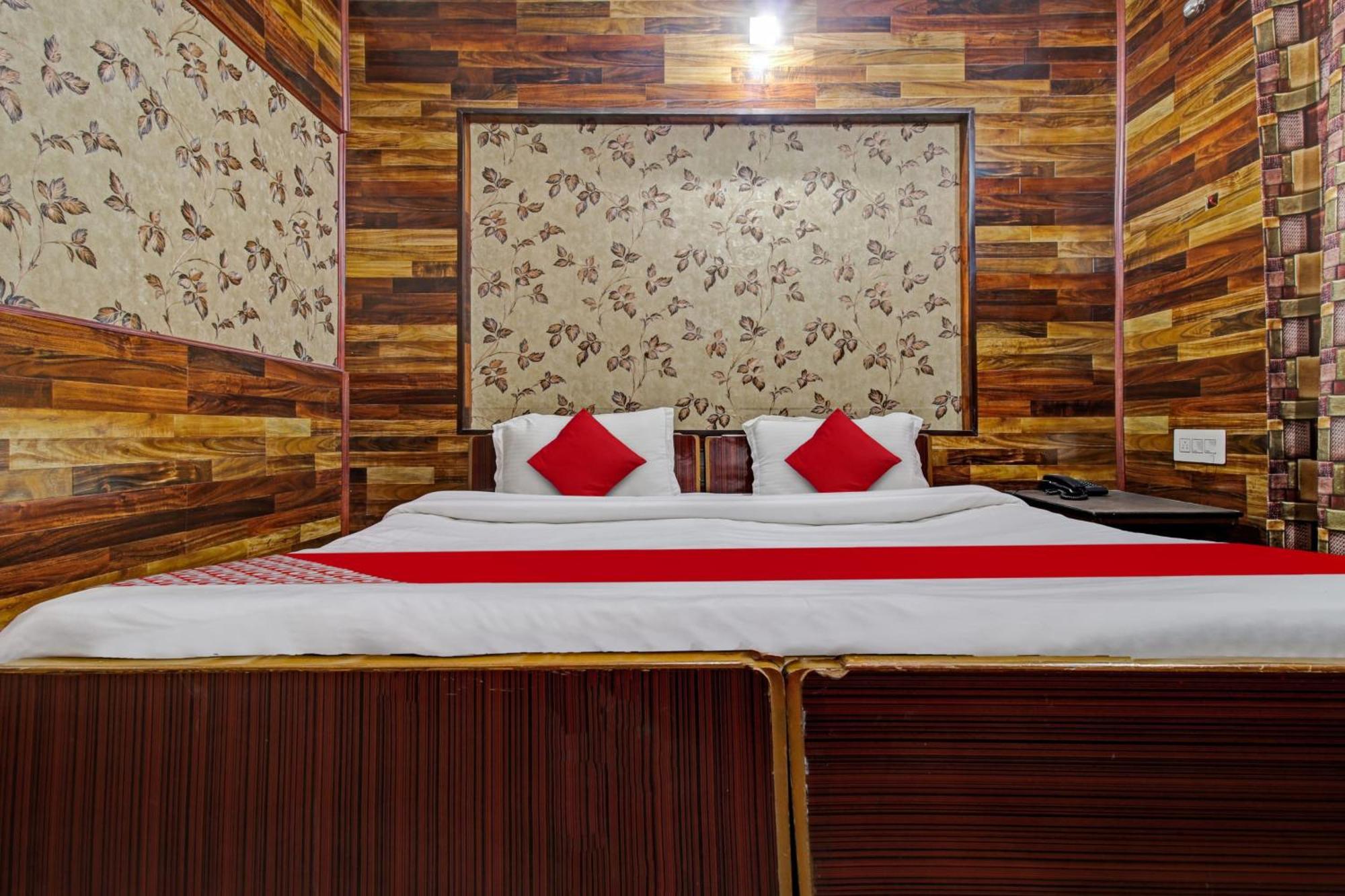 Hotel Ab-i-Hayat Srīnagar Dış mekan fotoğraf