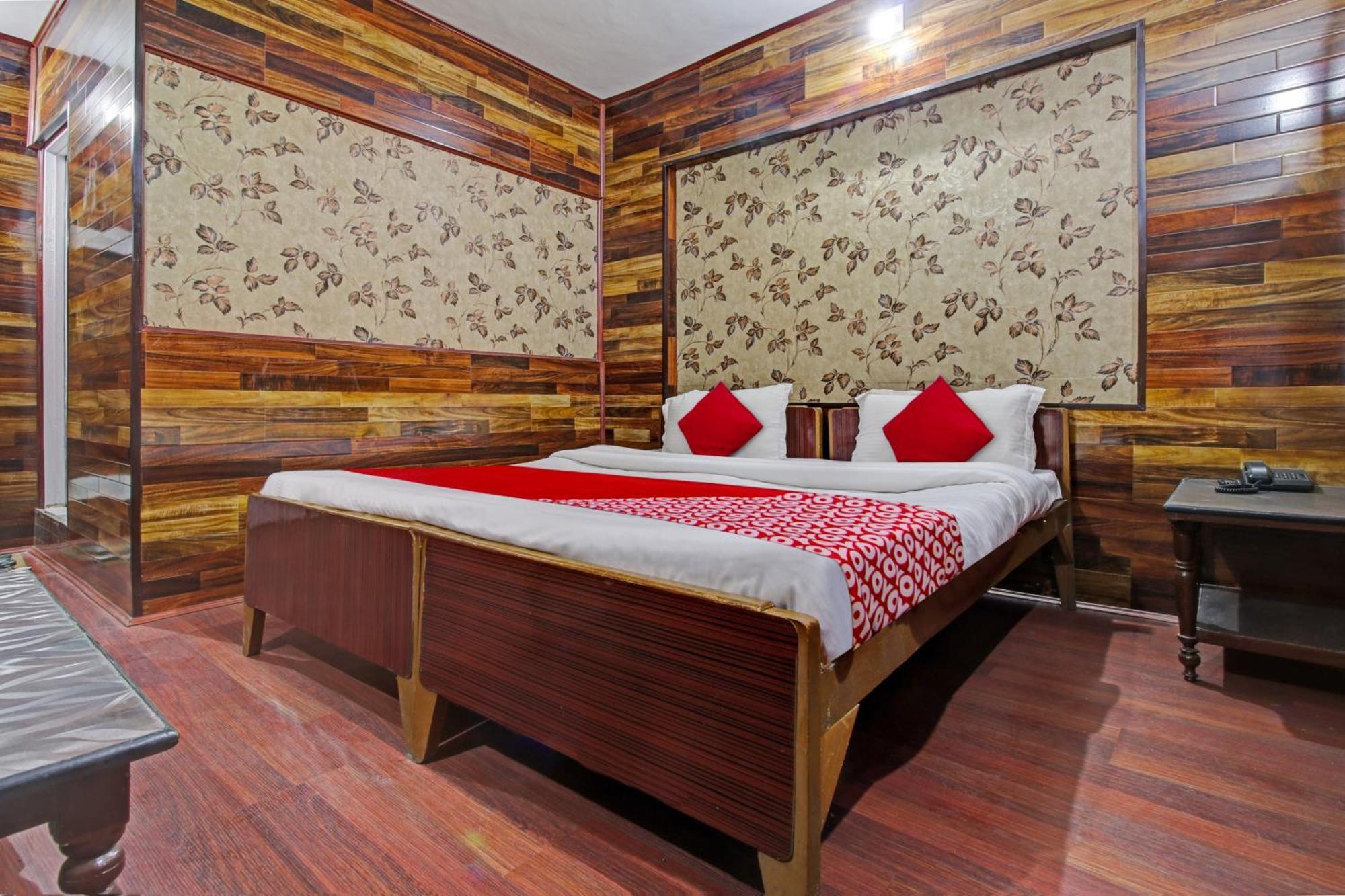 Hotel Ab-i-Hayat Srīnagar Dış mekan fotoğraf